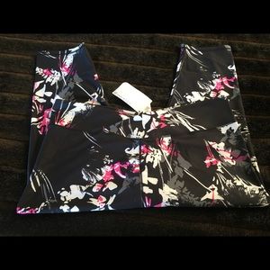 Womens Fabletics 3x (22) workout capris